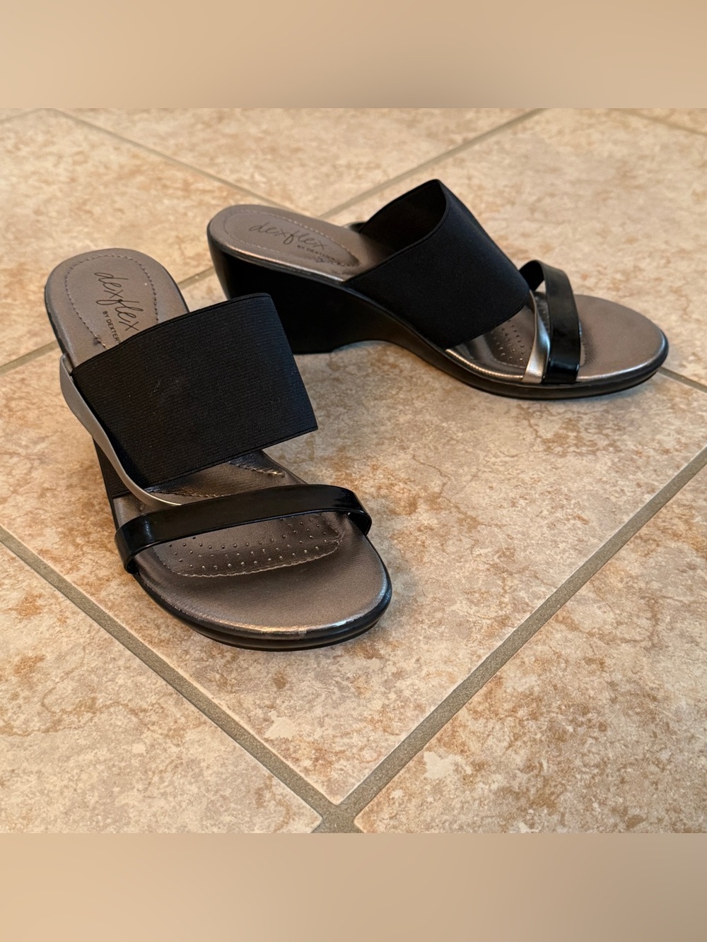 dexflex comfort Black Slip-On Open-Toe Wedge Sandals black and silver